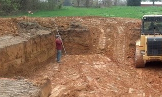 Выкопать котлован под фундамент в Артеме - от 2590 руб. | 2Землекопа-Тем