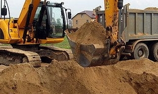 Выкопать яму экскаватором в Артеме от 933 руб. - 2Землекопа-Тем